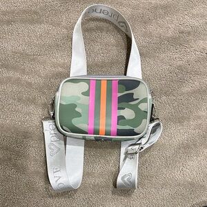 Camouflage prenelove love Crossbody Bag with Stripes
